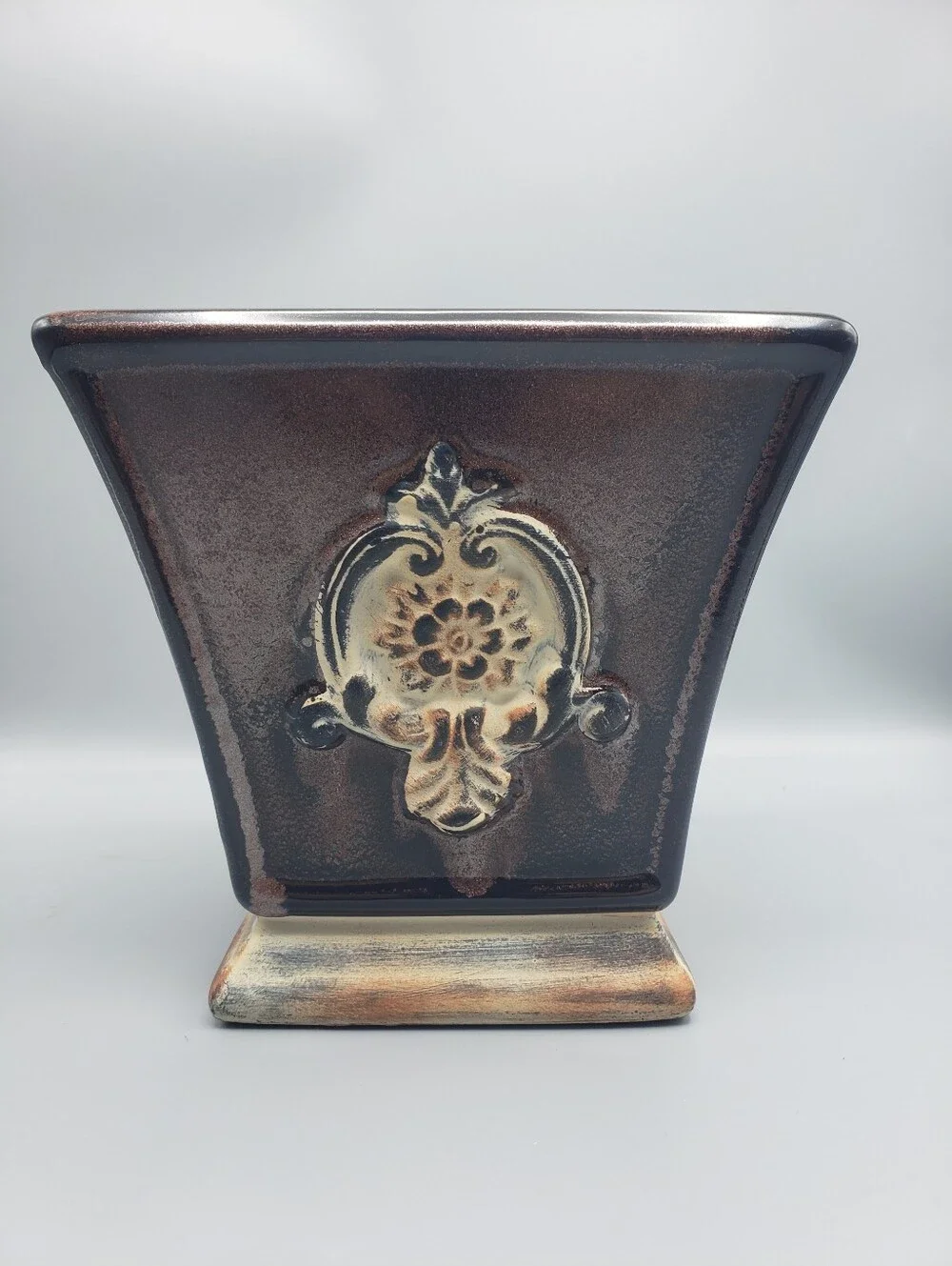 Tuscan Style Ceramic Planter Distressed Rustic Glaze w/ Medallions Pottery
